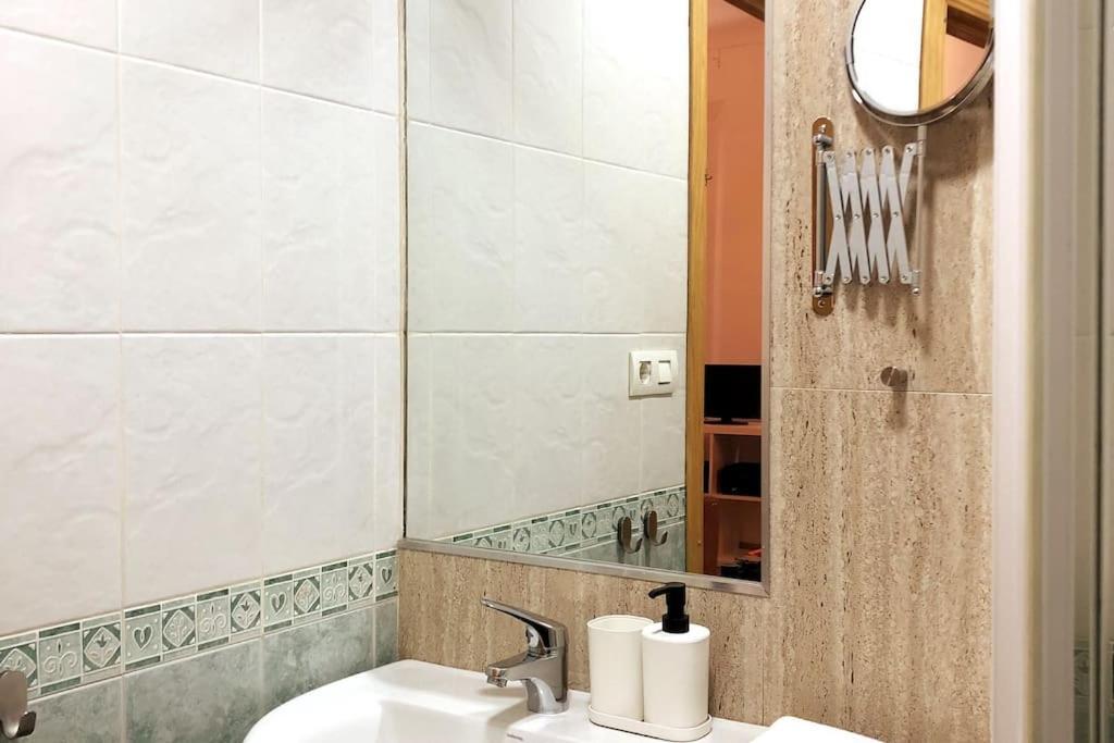 Apartamento Apartamento Zacatin Centro Granada Exterior foto